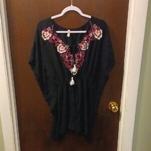 Francesca's Collections Black Embroidered Beach Cover Up with Tassels Size Small